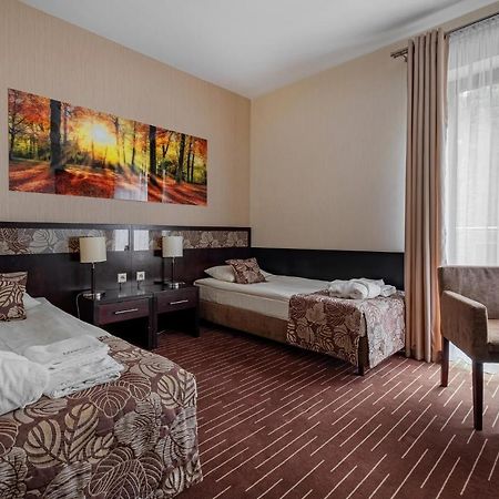 Hotel Uroczysko Cedzyna Eksteriør bilde