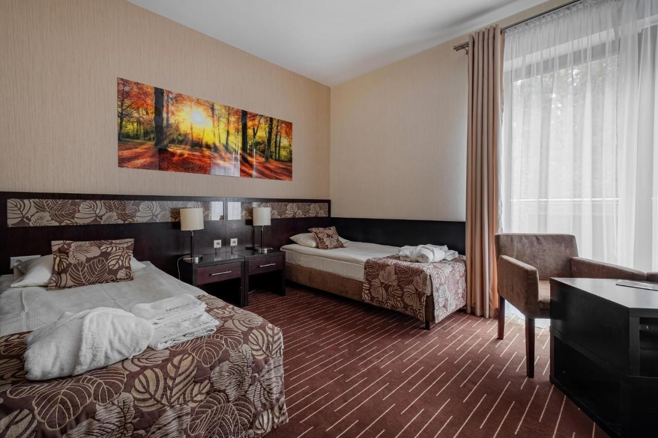 Hotel Uroczysko Cedzyna Eksteriør bilde