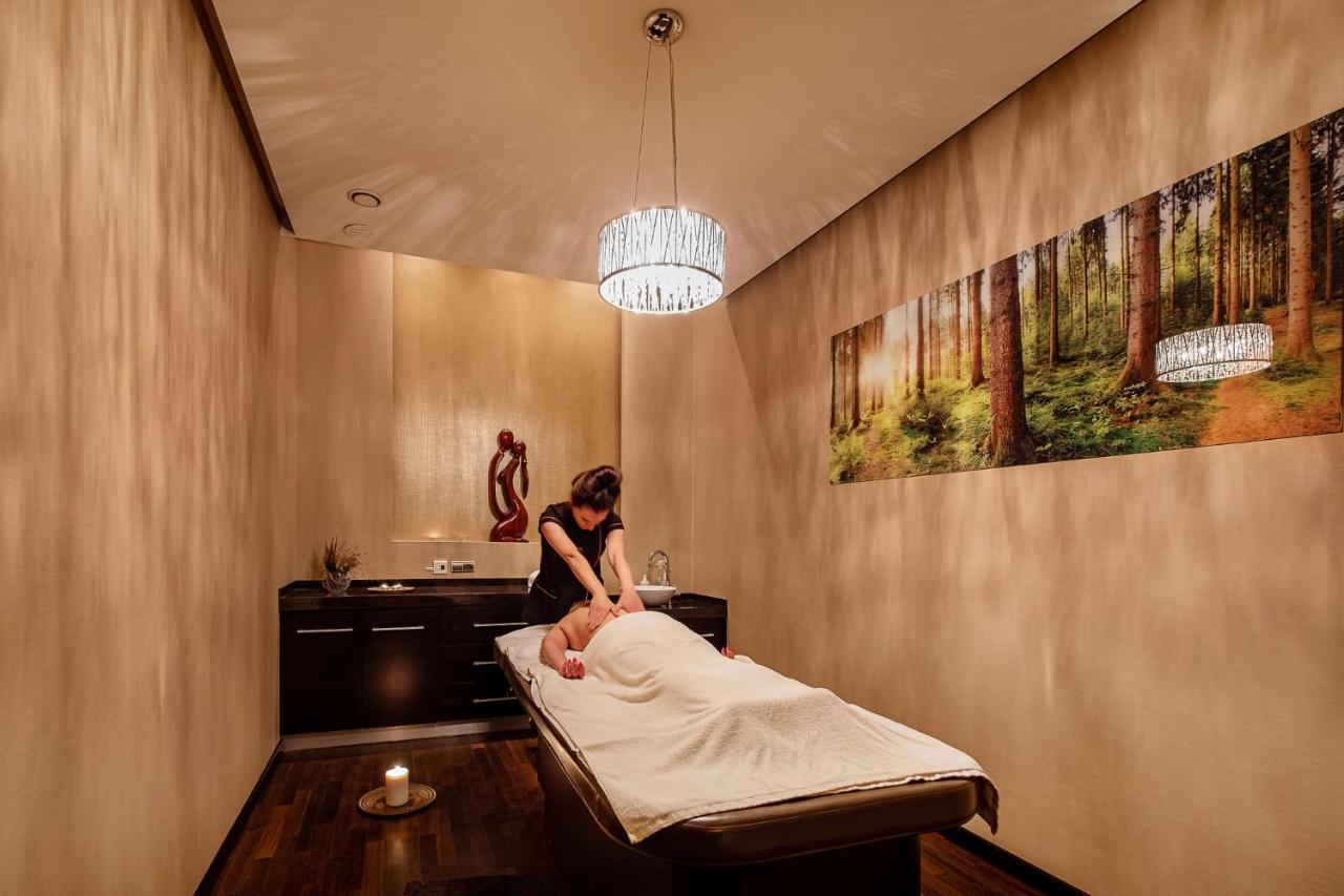 Hotel Uroczysko Cedzyna Eksteriør bilde