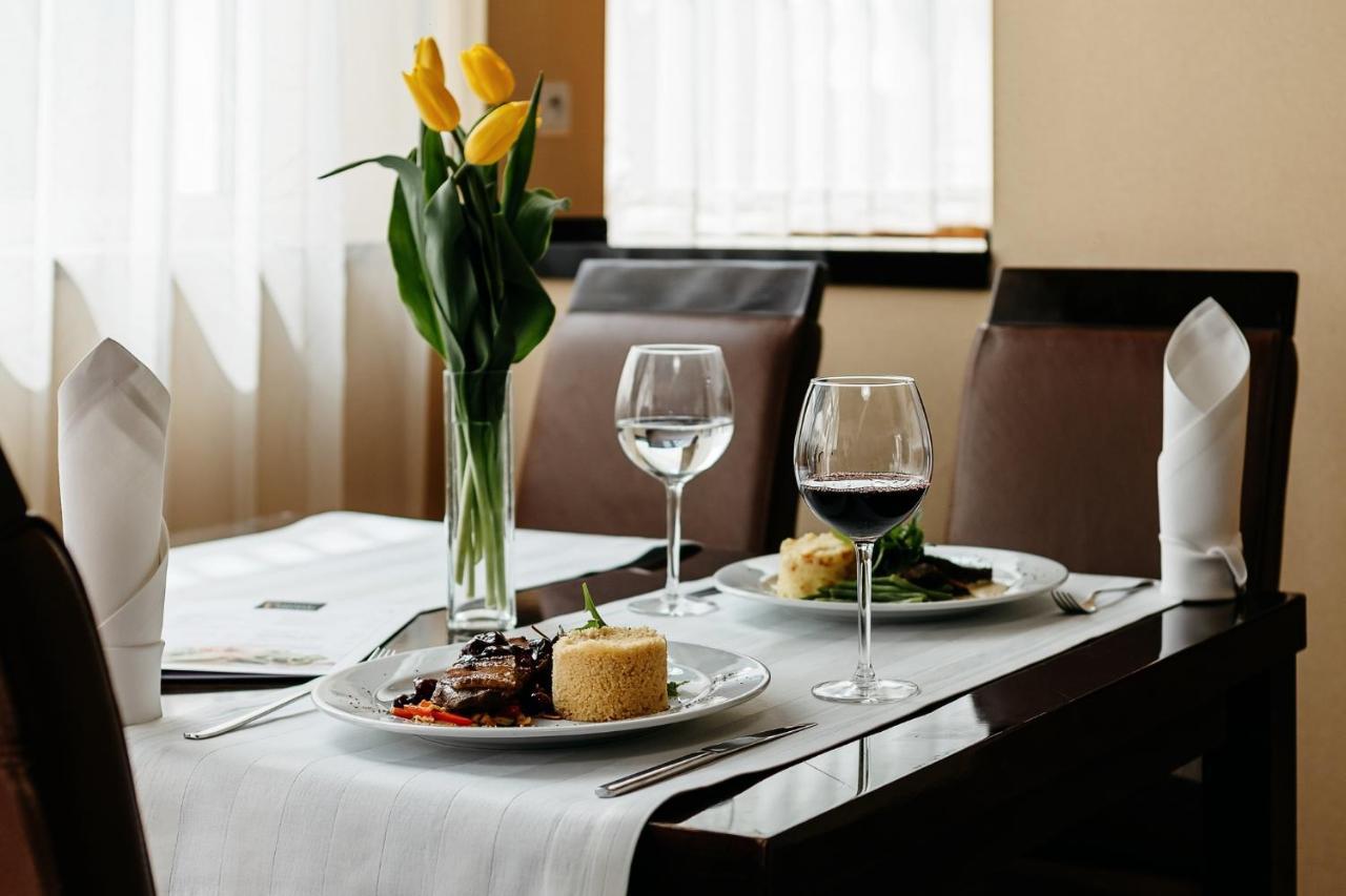 Hotel Uroczysko Cedzyna Eksteriør bilde